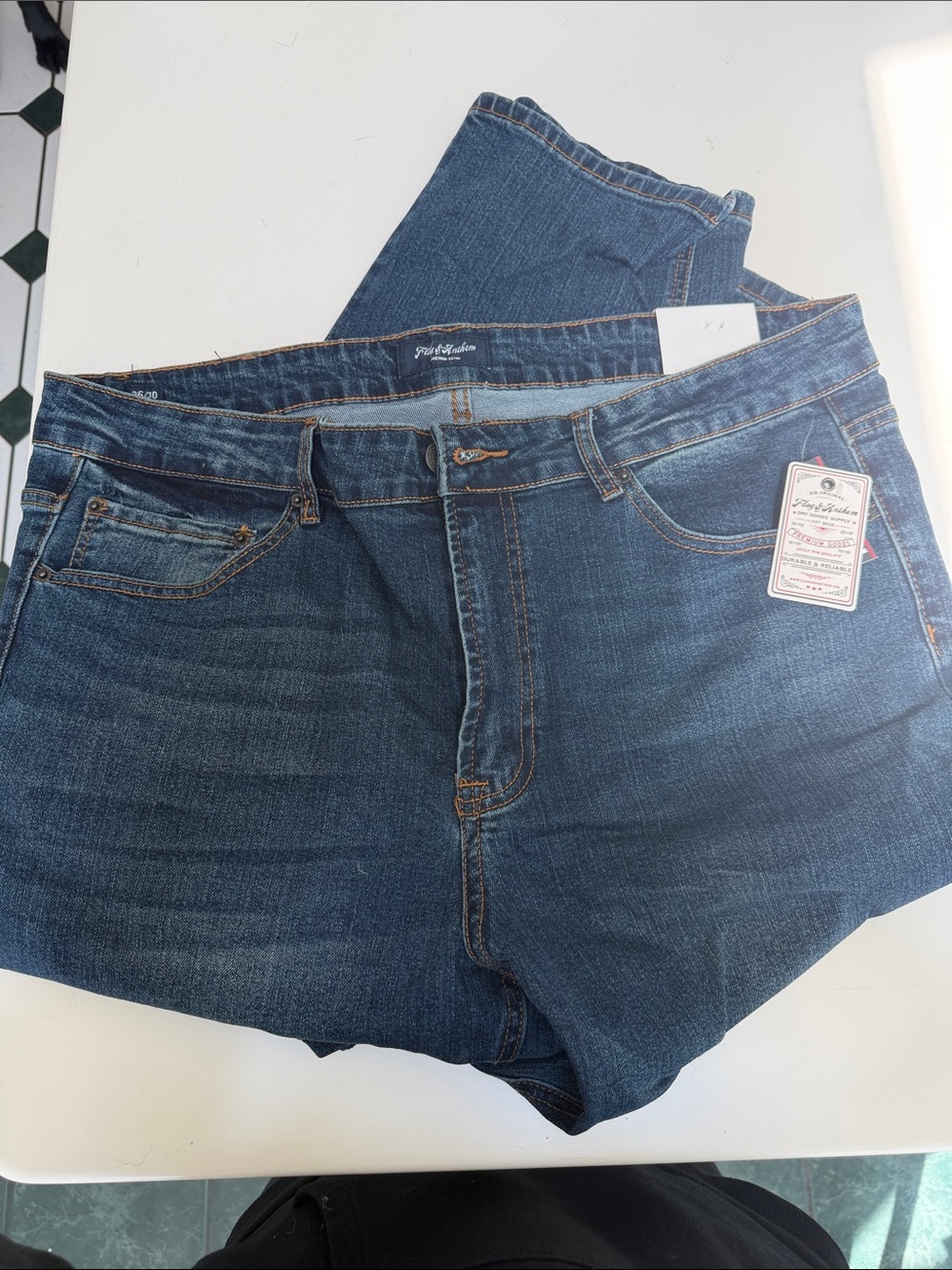 Straight-Leg Men's Jeans in Dark Blue - Unbranded